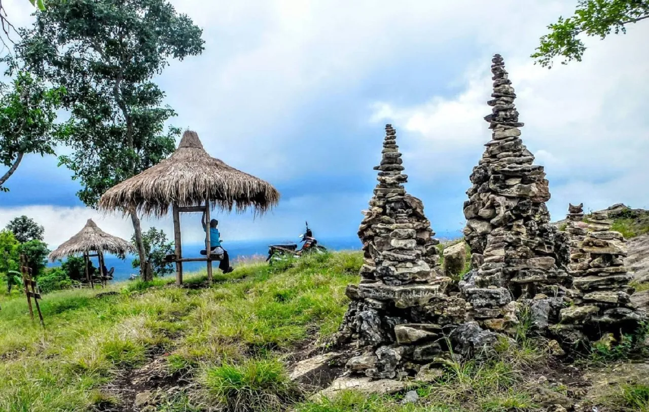 Negeri Atas Angin dan Bukit Cinta: Kisah Romantis di Balik Keindahan Alam Bojonegoro