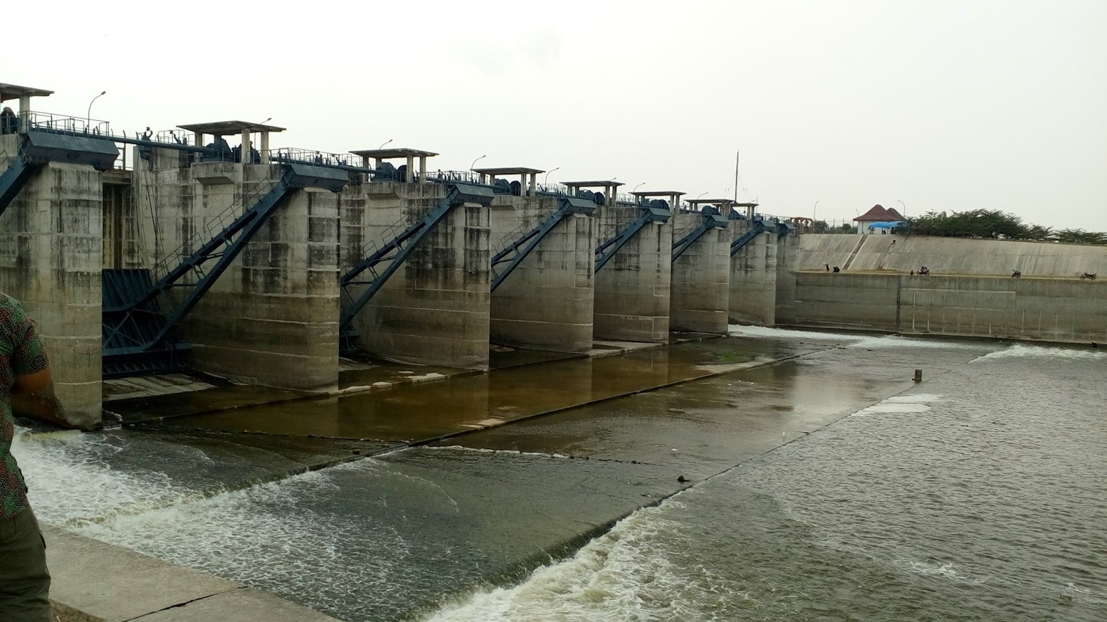 Bendung Gerak Bojonegoro: Pengendali Banjir dan Peningkat Produktivitas Pertanian